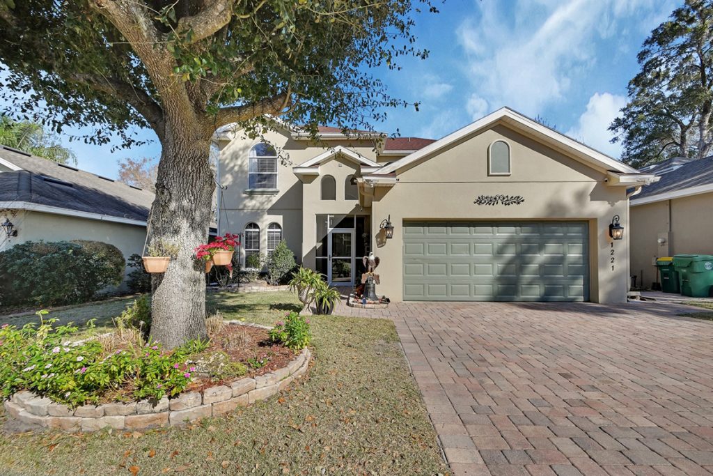 Front shot of 2221 Bramley Lane, DeLand FL