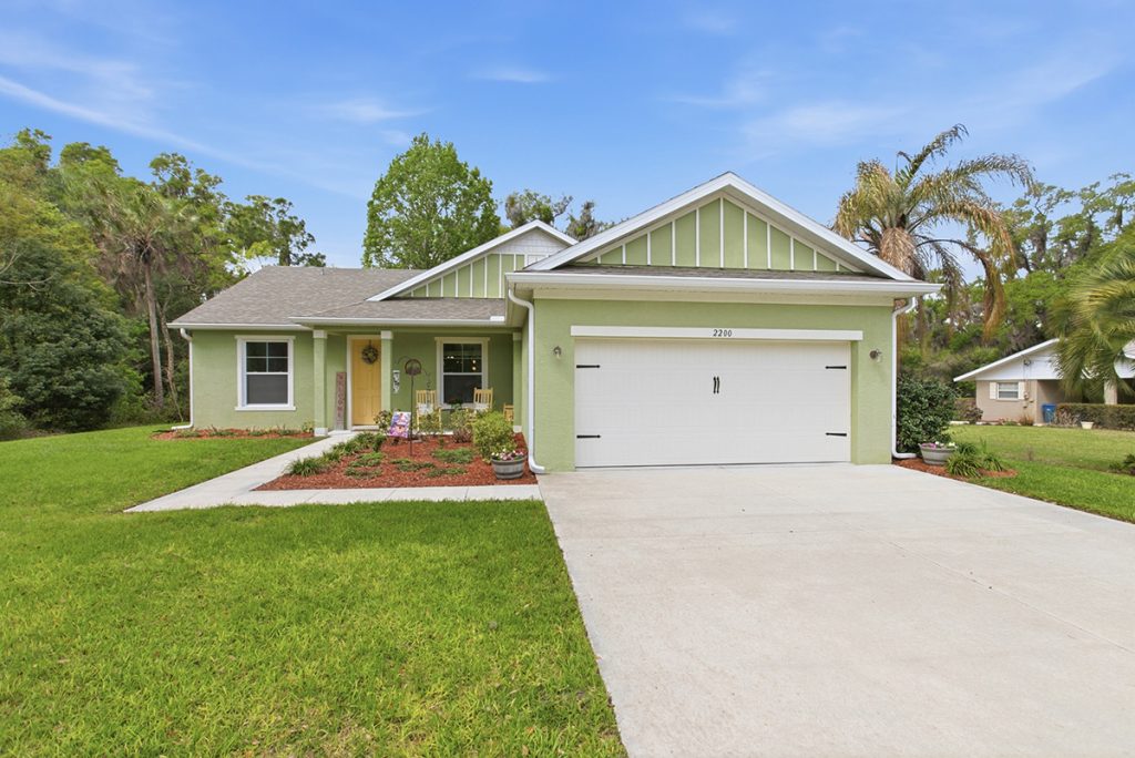 Front shot of 2200 N Clara Avenue DeLand, FL